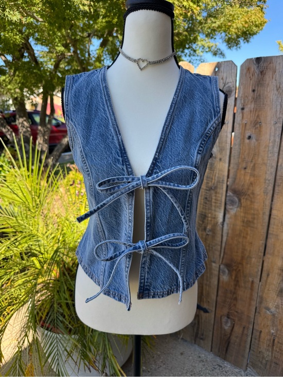Abercrombie & Fitch Tops - Abercrombie & Fitch Light Blue Denim Tie-Front Tank